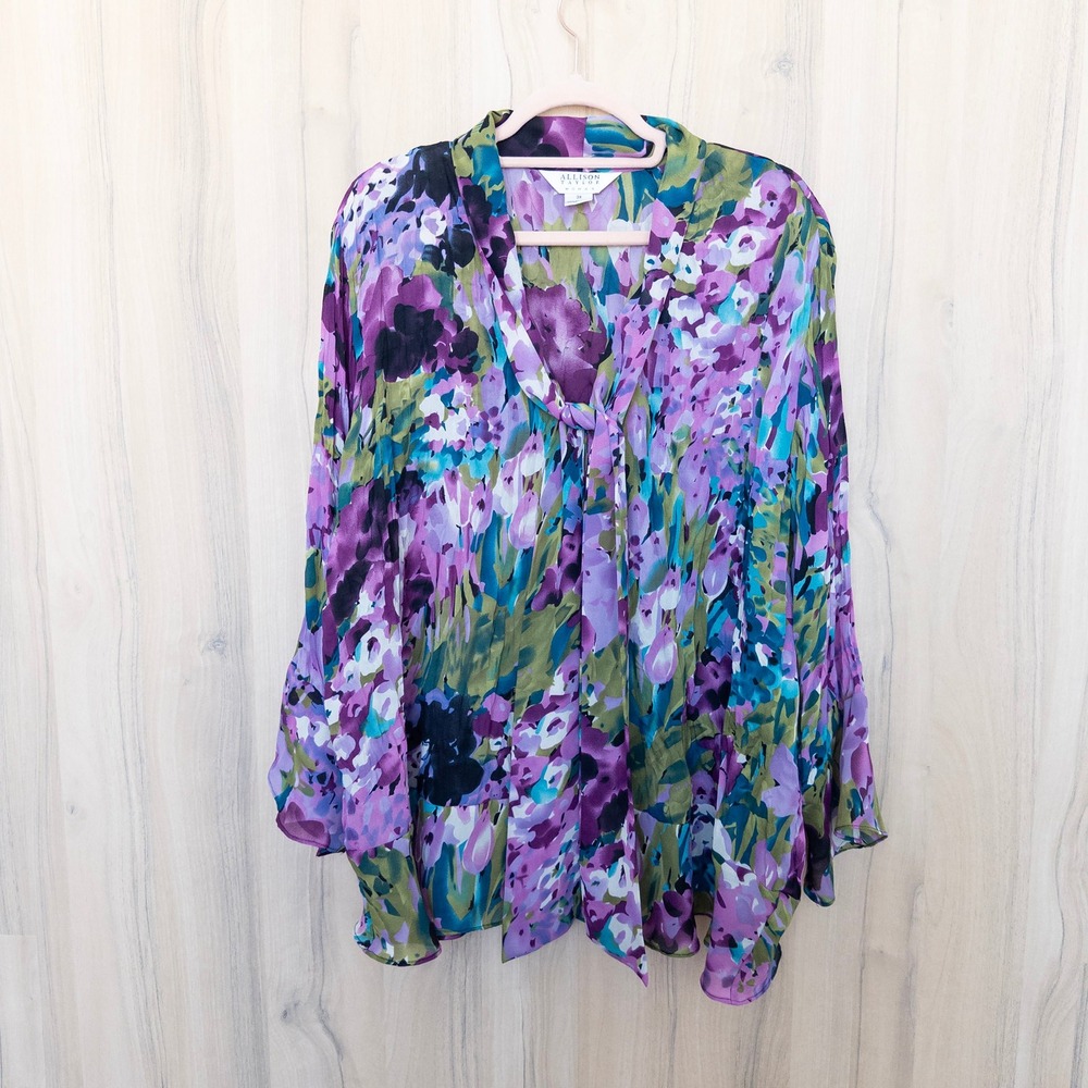 Allison Taylor Womens Floral Blouse 3X Purple‎ Tie Neck Romantic Lightweight